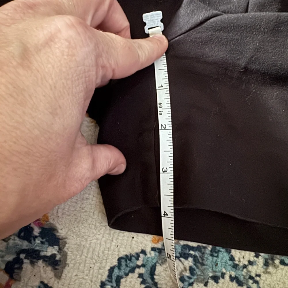 GAP Black Tailored Shorts - Picture 3 of 4